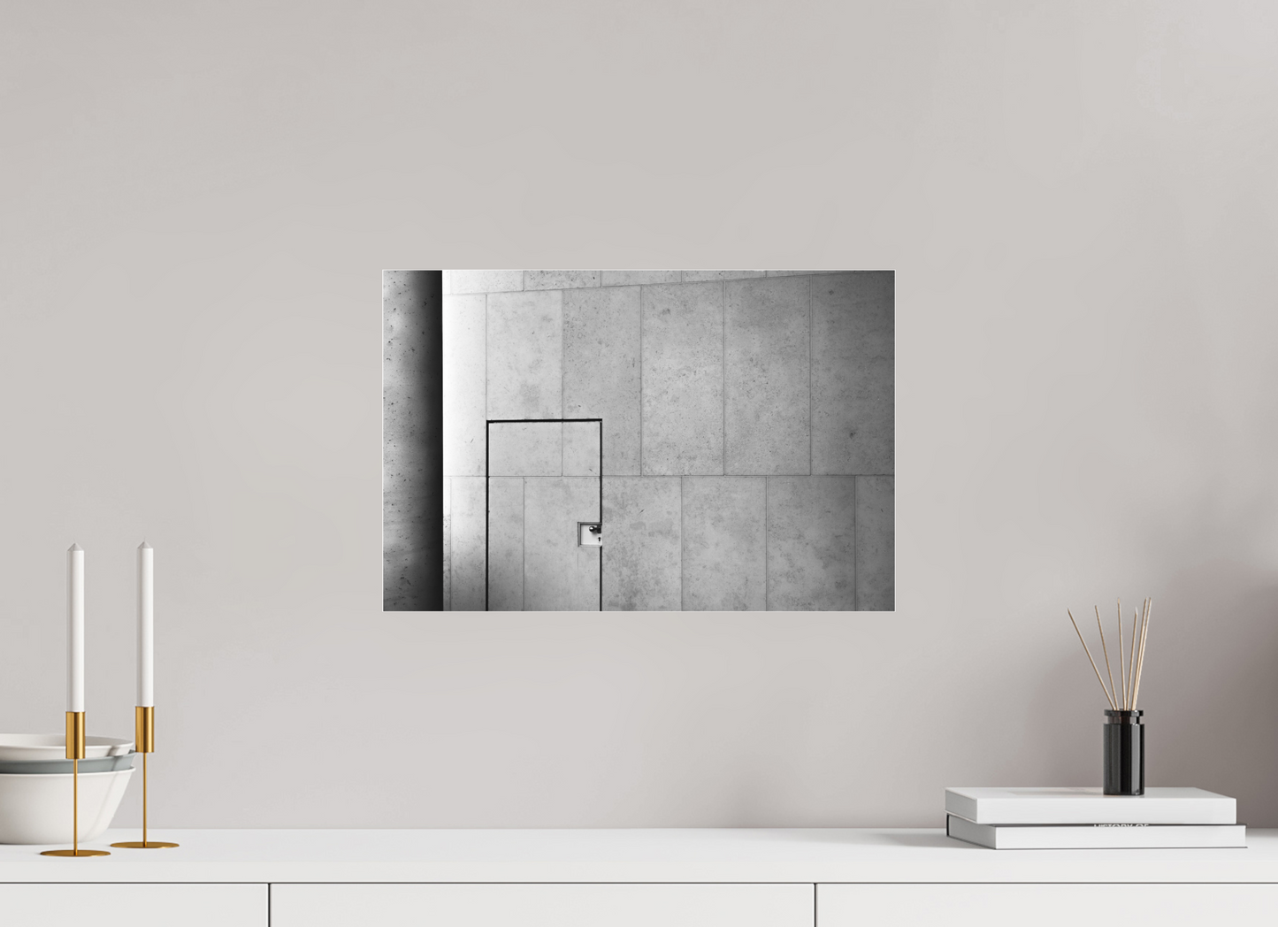 45 x 30 cm, Ilford on Aluminium behind Acrylic Glass Shut - Schwarzweiß-Architekturfotografie - Hochwertiger Abzug in Galeriequalität