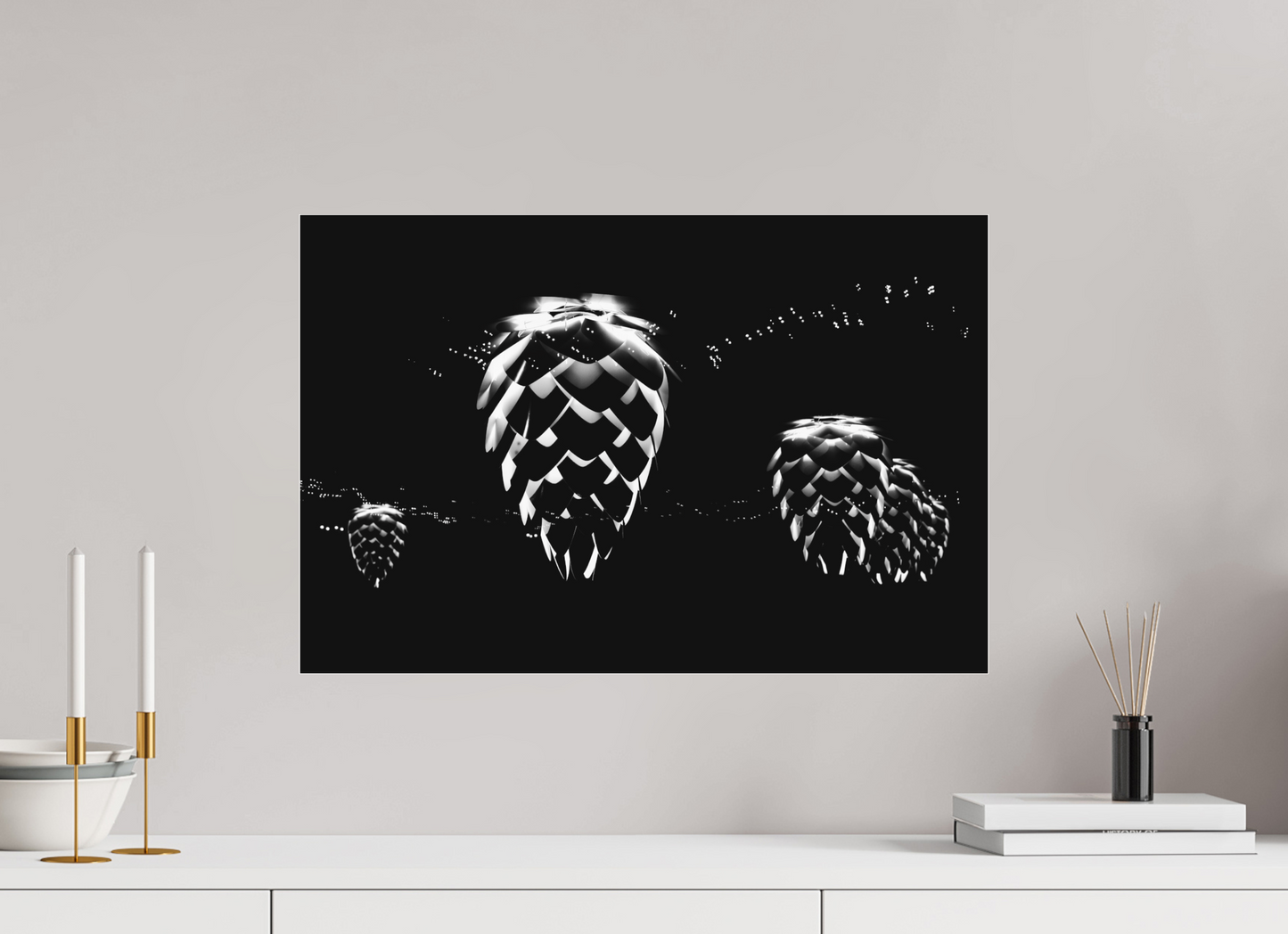 Cones - Abstrakte Schwarzweiß-Nachtfotografie - Hochwertiger Abzug in Galeriequalität
