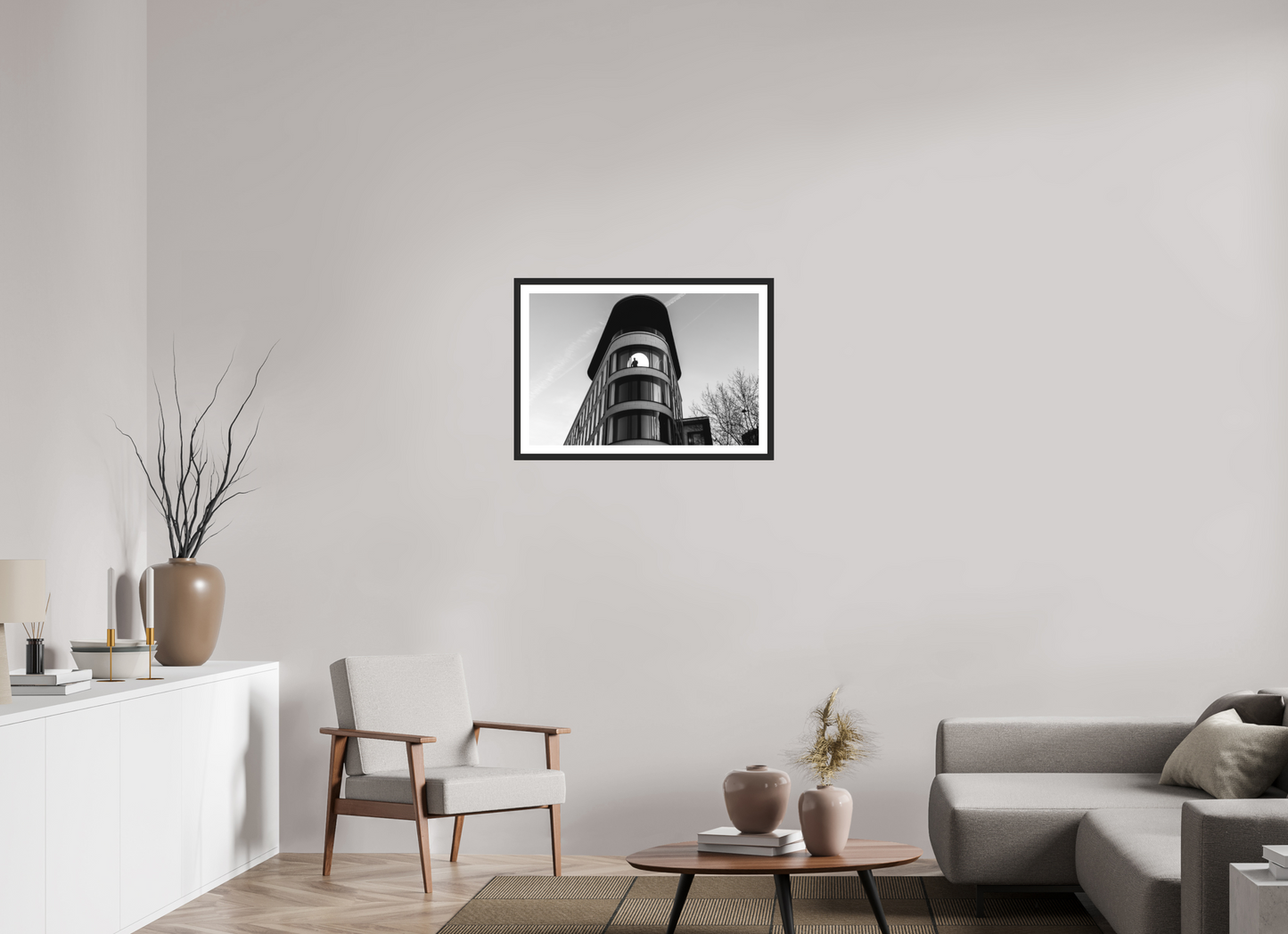 On the Moon - Schwarzweiß-Architekturfotografie - Hochwertiger Abzug in Galeriequalität