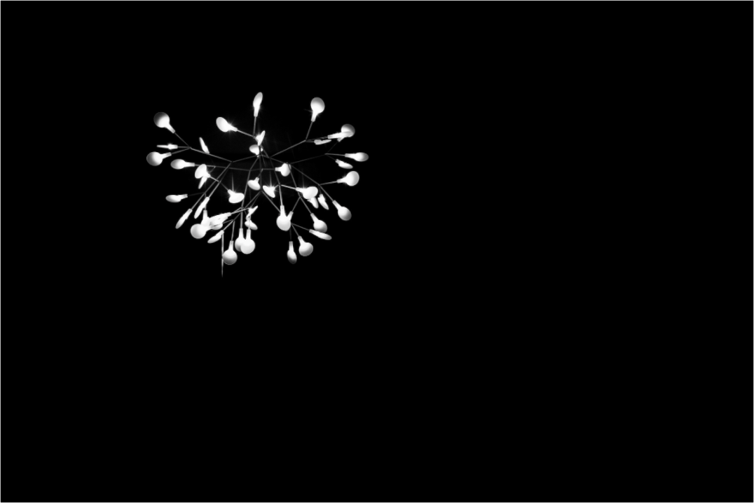 Fireworks - Abstrakte Minimalistische Schwarzweiß-Fotografie - Hochwertiger Abzug in Galeriequalität