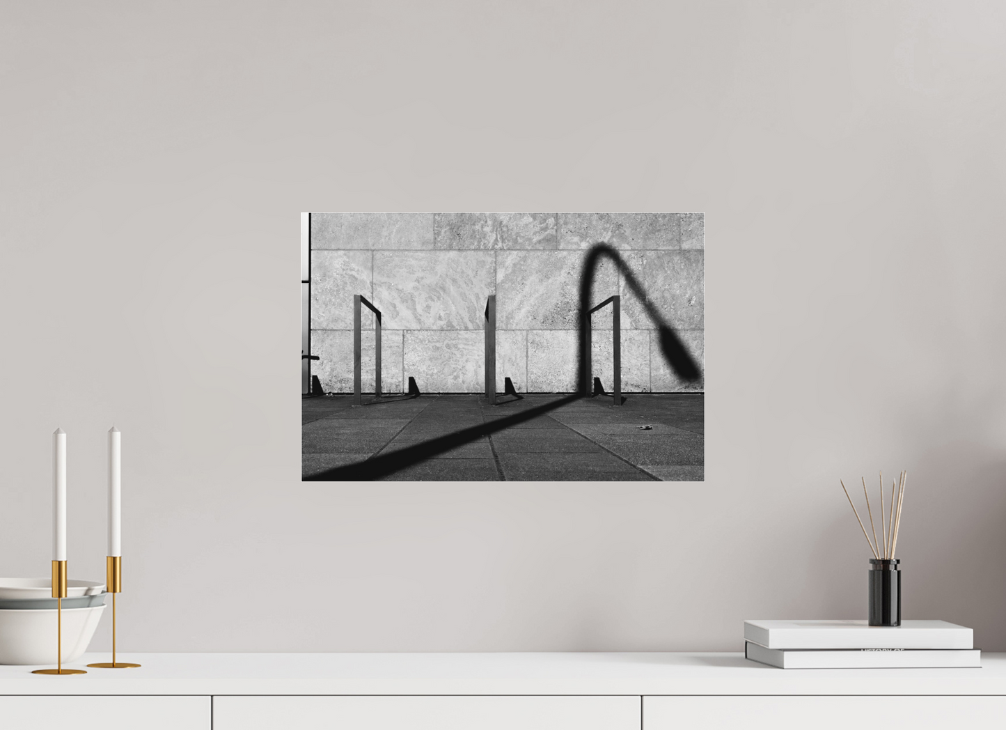 Bow - Abstrakte Schwarzweiß-Fotografie - Hochwertiger Abzug in Galeriequalität
