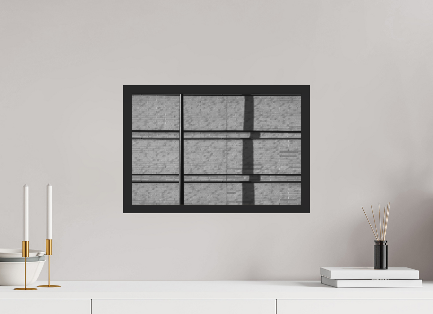 45 x 30 cm, Ilford on Aluminium behind Acrylic Glass, Framed Camel - Abstrakte Schwarzweiß-Fotokunst - Hochwertiger Abzug in Galeriequalität