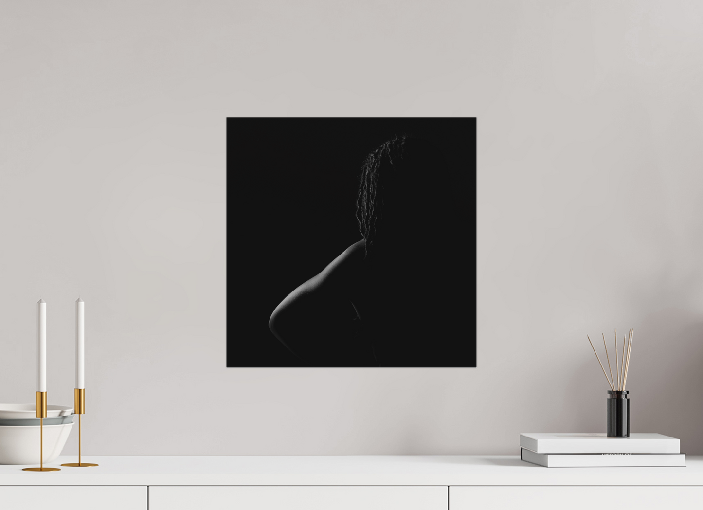 Crescent Moon III - Schwarzweiß-Fotografie, Teilakt - Hochwertiger Abzug in Galeriequalität Print