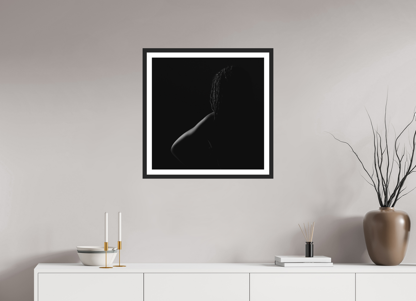 Crescent Moon III - Schwarzweiß-Fotografie, Teilakt - Hochwertiger Abzug in Galeriequalität Print