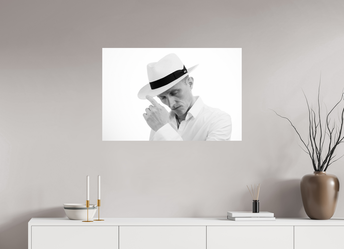 90 x 60 cm, Baryta Photo Print Contemplation - Schwarzweiß-Fotografie - Portrait - Hochwertiger Abzug in Galeriequalität