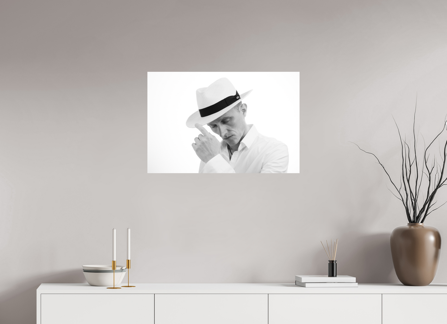 75 x 50 cm, Ilford on Aluminium Contemplation - Schwarzweiß-Fotografie - Portrait - Hochwertiger Abzug in Galeriequalität