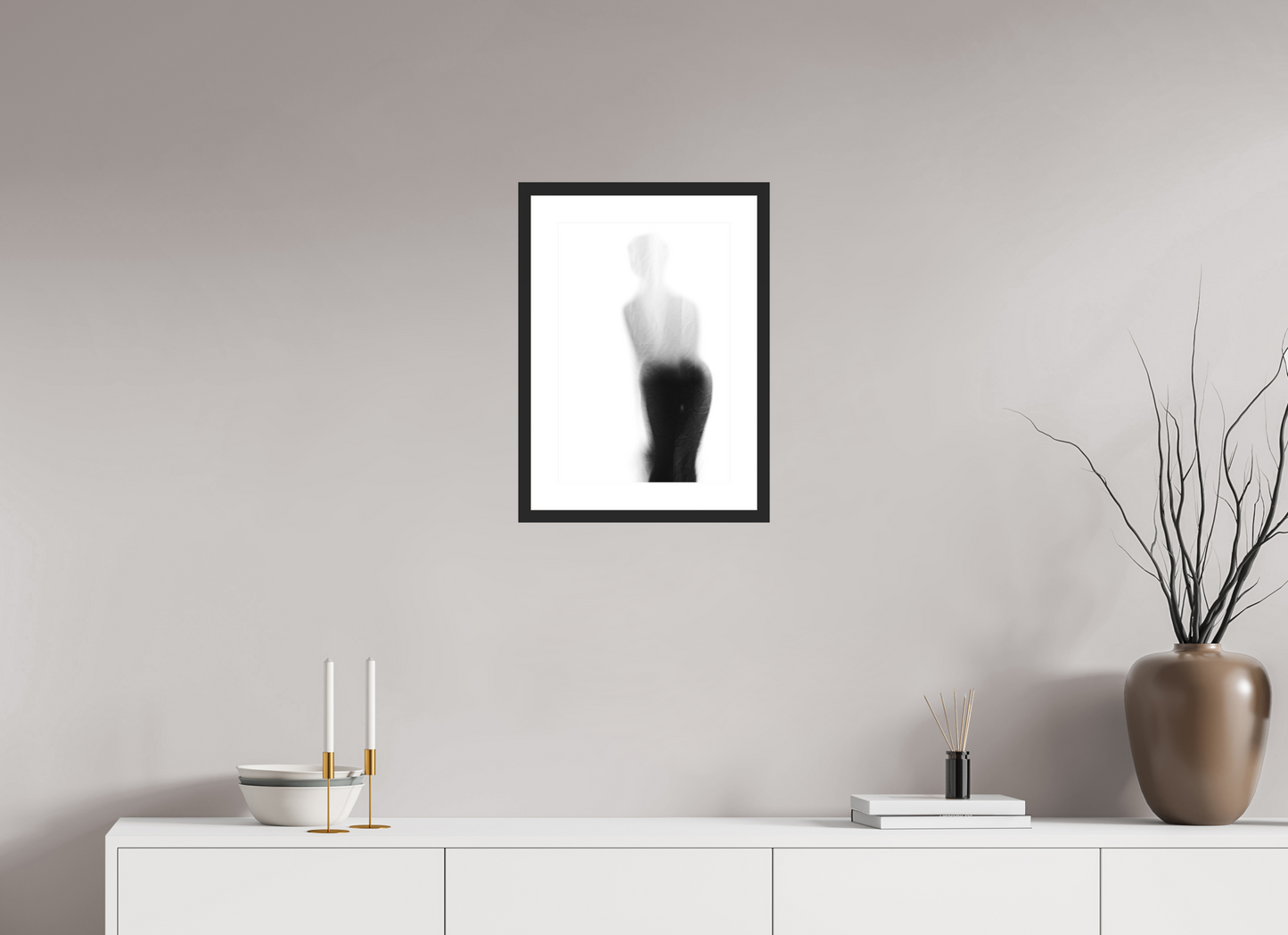 30 x 45 cm, Ilford Framed with Passepartout and Premium Glass Veil - Abstrakte Schwarzweiß-Fotografie - Teilakt - Hochwertiger Abzug in Galeriequalität