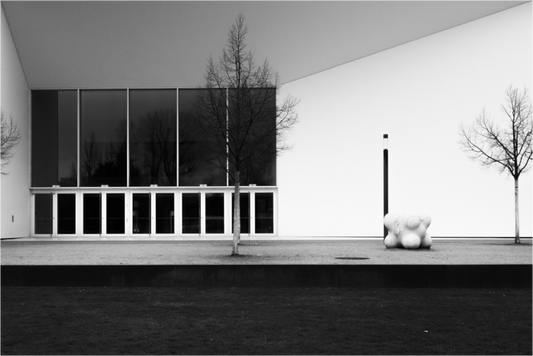 Vanishing - Schwarzweiß-Architekturfotografie - Hochwertiger Abzug in Galeriequalität