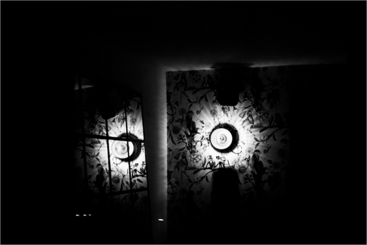 Nova - Schwarzweiß-Nachtfotografie - Hochwertiger Abzug in Galeriequalität