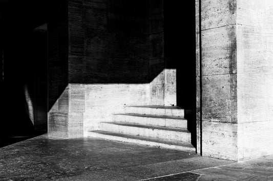 Admission - Schwarzweiß-Architekturfotografie - Instant High-Res Download