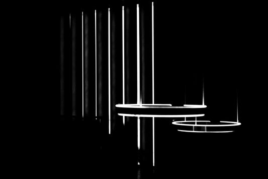 Contact - Abstrakte Minimalistische Schwarzweiß-Nachtfotografie - Instant High-Res Download