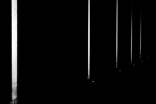 Light Sabers - Minimalistische Schwarzweiß-Nachtfotografie - Instant High-Res Download