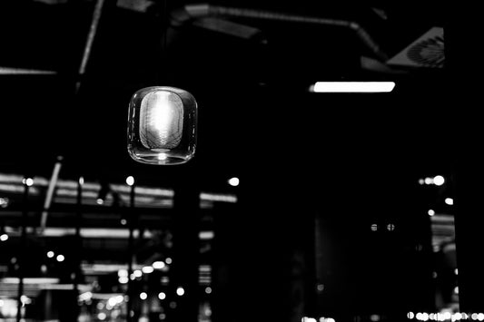Lighthouse - Schwarzweiß-Nachtfotografie - Instant High-Res Download