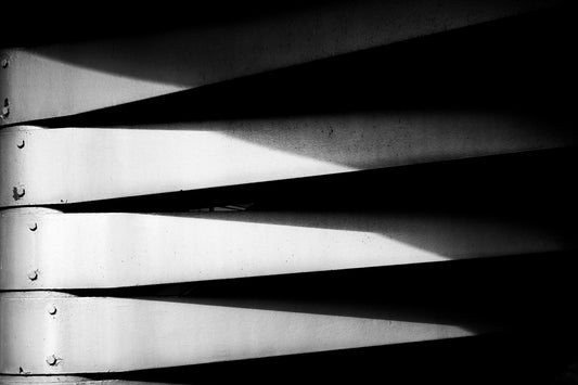 Fangs - Abstrakte Schwarzweiß-Fotografie - Instant High-Res Download