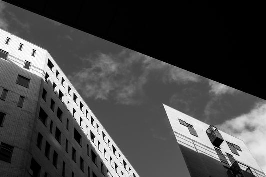 Truncated - Schwarzweiß-Architekturfotografie - Instant High-Res Download