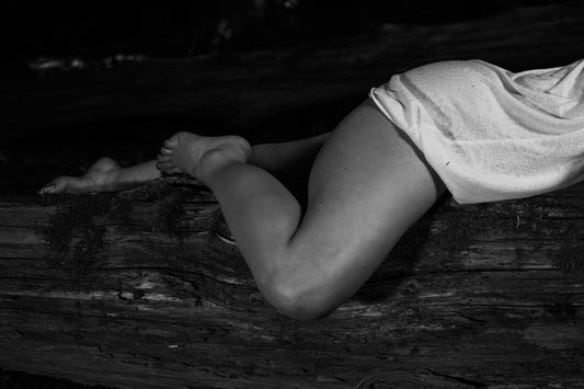 Rest - Schwarzweiß-Fotografie, Teilakt - Instant High-Res Download