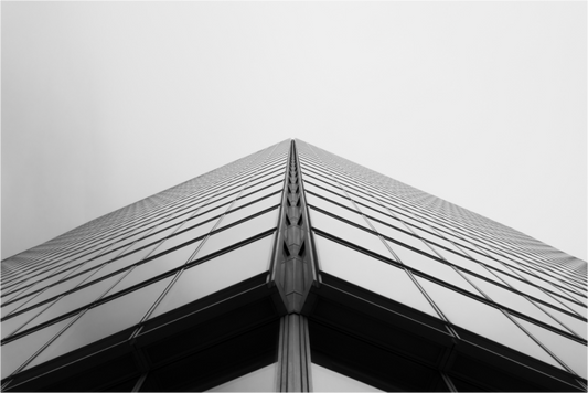 Peak - Schwarzweiß-Architekturfotografie - Hochwertiger Abzug in Galeriequalität