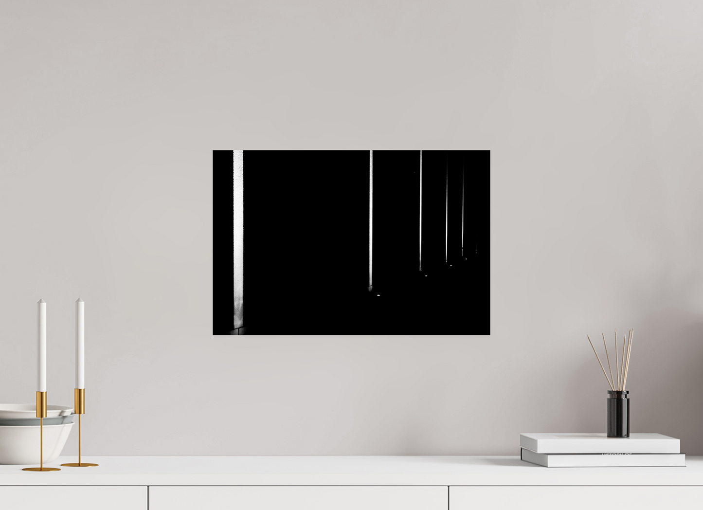 Light Sabers - Minimalistische Schwarzweiß-Nachtfotografie - Hochwertiger Abzug in Galeriequalität