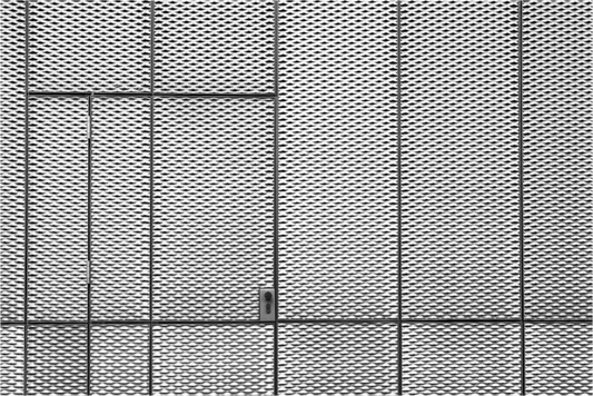 Grater - Abstrakte Schwarzweiß-Fotografie, Naheinstellung - Hochwertiger Abzug in Galeriequalität