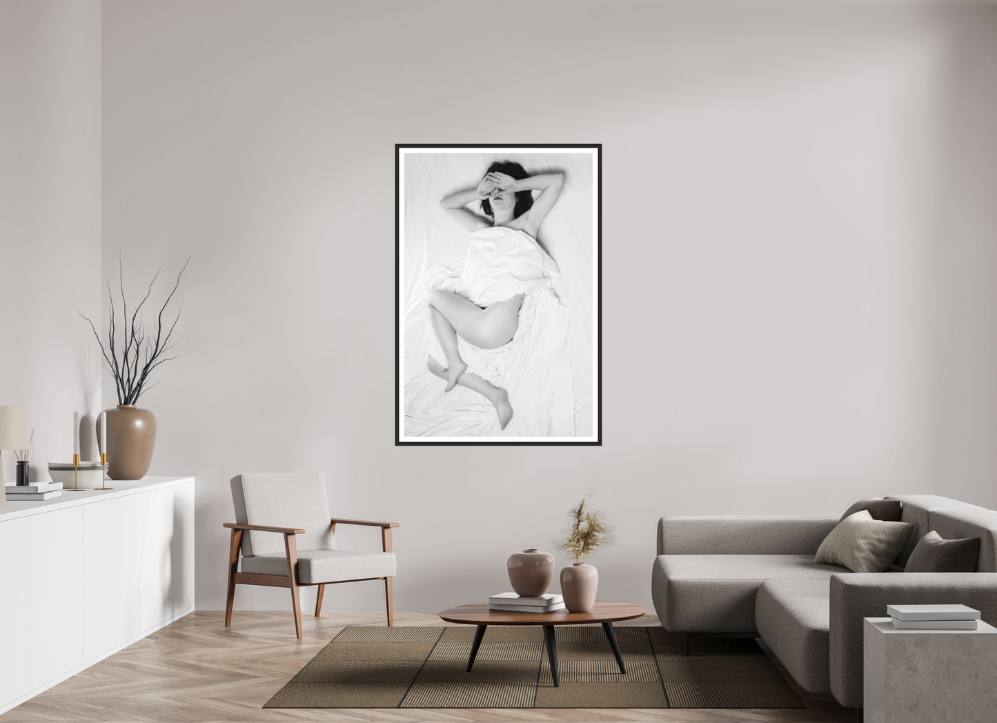 100 x 150 cm, Ilford on Aluminium, Framed with Border Rise - Schwarzweiß-Fotografie - Teilakt - Hochwertiger Abzug in Galeriequalität