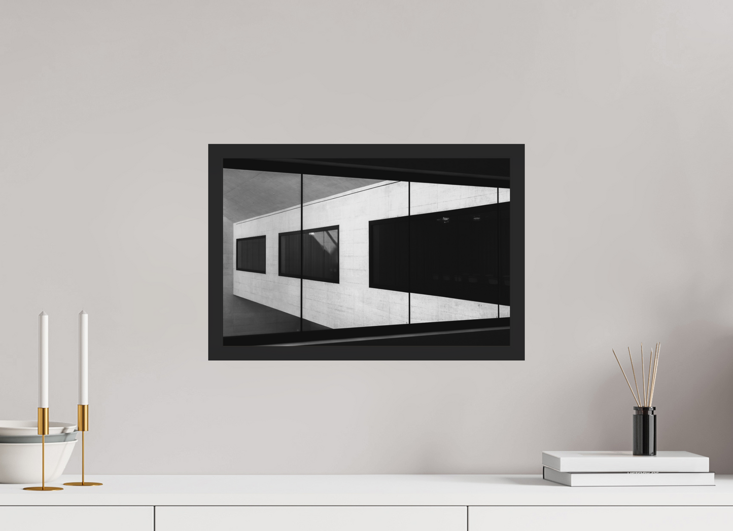 45 x 30 cm, Ilford on Aluminium behind Acrylic Glass, Framed Cabin - Schwarzweiß-Architekturfotografie - Hochwertiger Abzug in Galeriequalität
