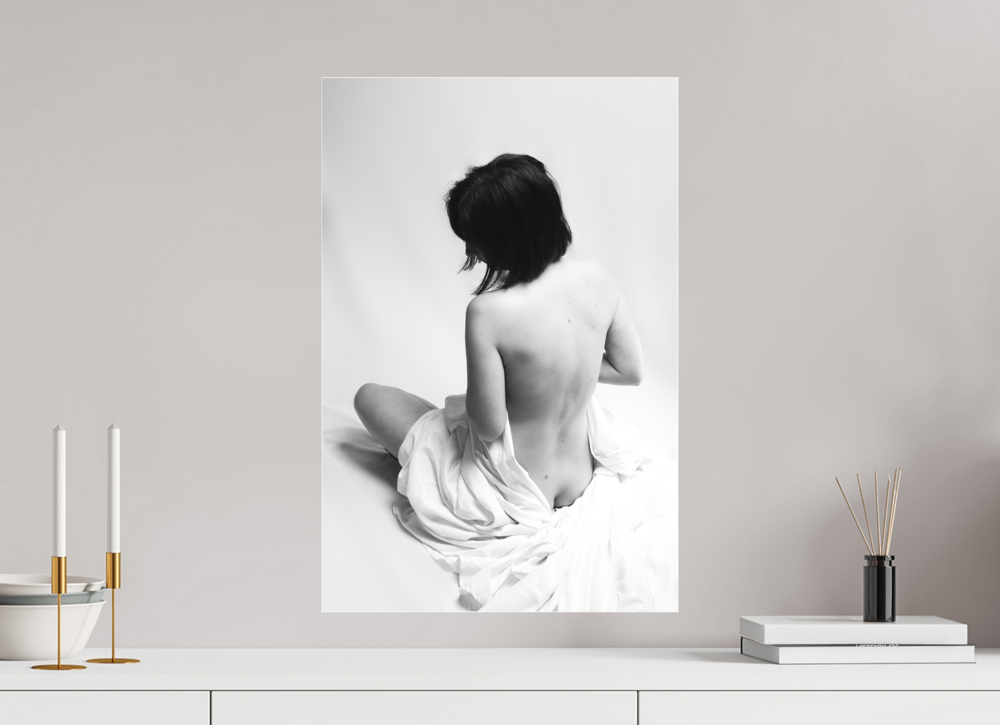 40 x 60 cm, Ilford on Aluminium behind Acrylic Glass Absent II - Schwarzweiß-Fotografie - Teilakt - Hochwertiger Abzug in Galeriequalität