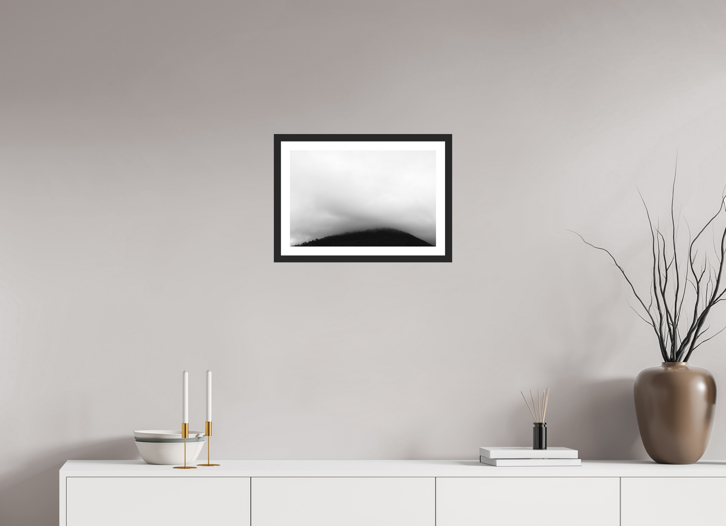 45 x 30 cm, Ilford on Aluminium, Framed with Border Haze II - Minimalistische Schwarzweiß-Landschaftsfotografie - Hochwertiger Abzug in Galeriequalität
