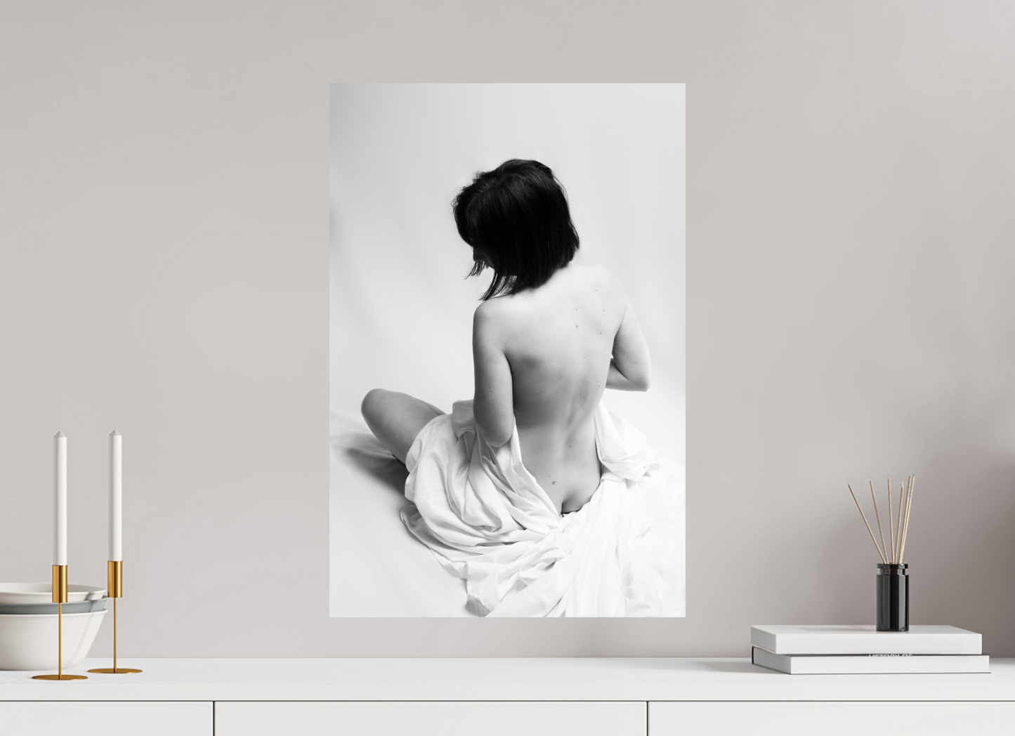 40 x 60 cm, Ilford Photo Print Absent II - Schwarzweiß-Fotografie - Teilakt - Hochwertiger Abzug in Galeriequalität