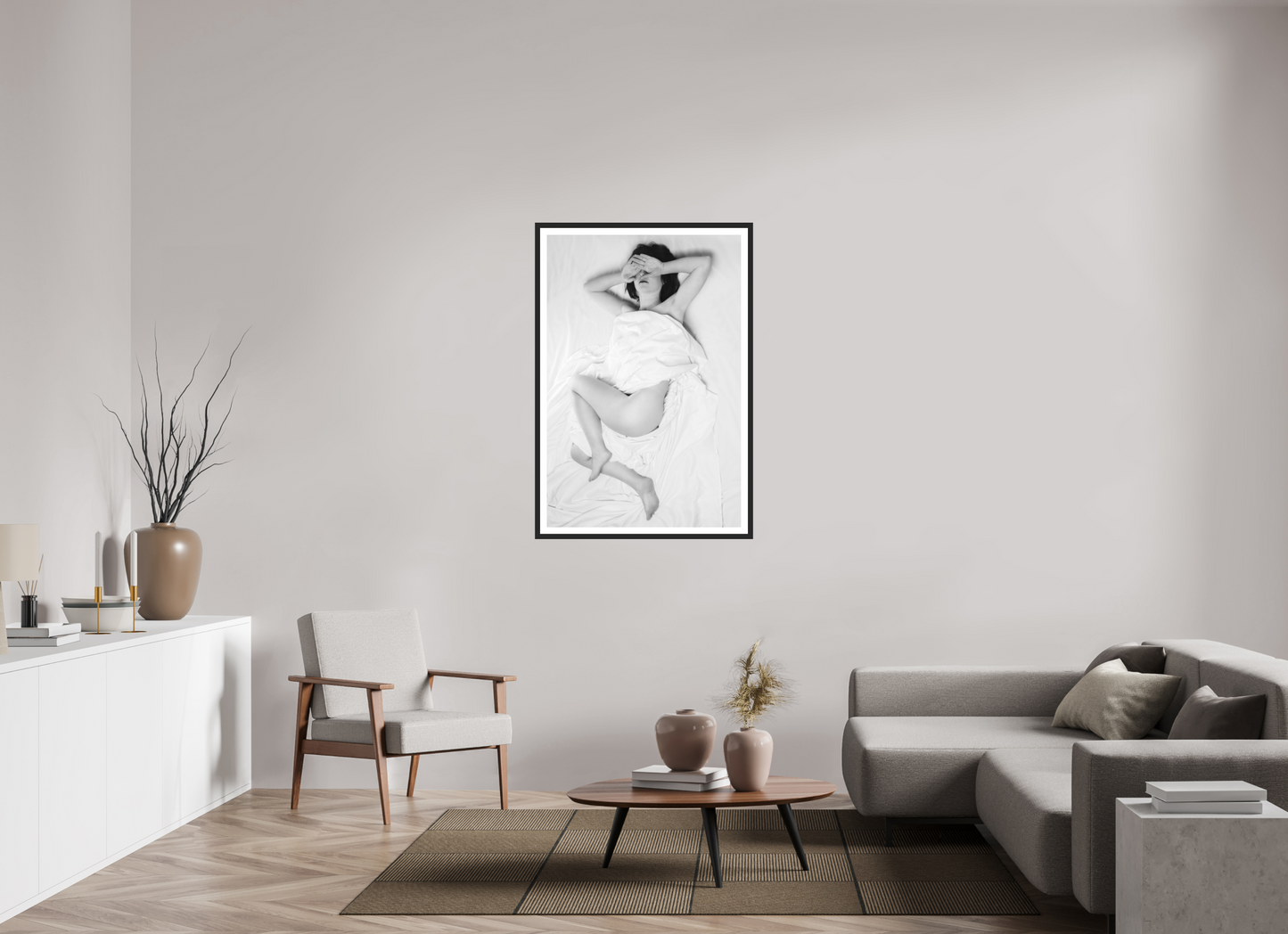 80 x 120 cm, Ilford on Aluminium behind Acrylic Glass, Framed with Border Rise - Schwarzweiß-Fotografie - Teilakt - Hochwertiger Abzug in Galeriequalität