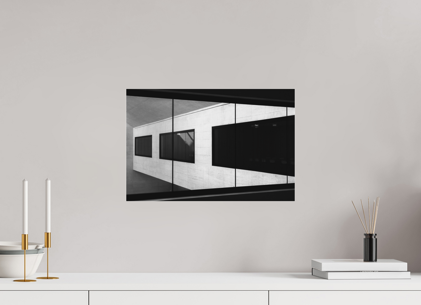 45 x 30 cm, Ilford on Aluminium behind Acrylic Glass Cabin - Schwarzweiß-Architekturfotografie - Hochwertiger Abzug in Galeriequalität