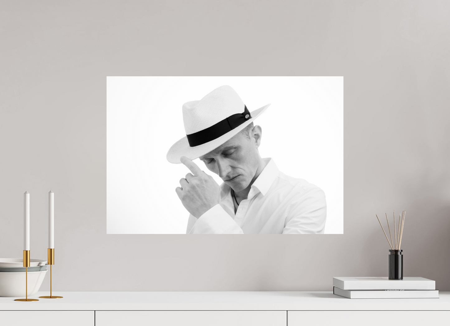 60 x 40 cm, Baryta Photo Print Contemplation - Schwarzweiß-Fotografie - Portrait - Hochwertiger Abzug in Galeriequalität