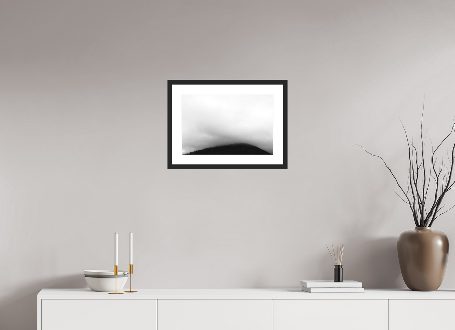 45 x 30 cm, Ilford Framed with Passepartout and Premium Glass Haze II - Minimalistische Schwarzweiß-Landschaftsfotografie - Hochwertiger Abzug in Galeriequalität