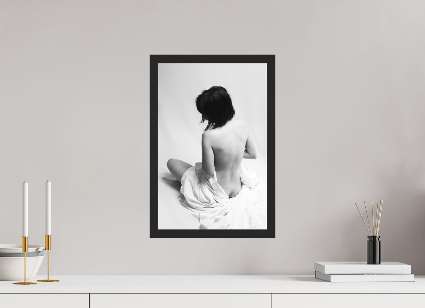 30 x 45 cm, Ilford on Aluminium, Framed Absent II - Schwarzweiß-Fotografie - Teilakt - Hochwertiger Abzug in Galeriequalität