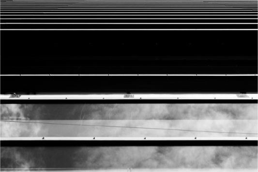 Main image Ripple - Abstrakte Schwarzweiß-Architekturfotografie - Hochwertiger Abzug in Galeriequalität