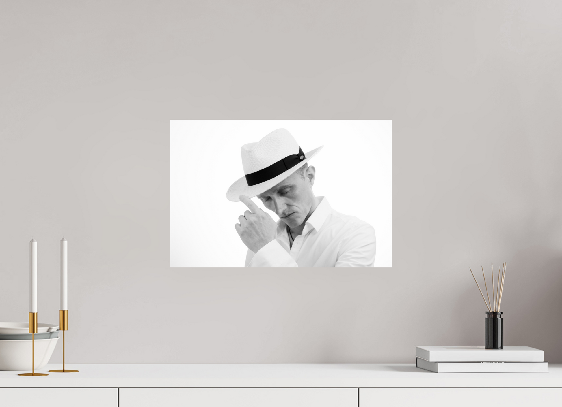 45 x 30 cm, Ilford Photo Print Contemplation - Schwarzweiß-Fotografie - Portrait - Hochwertiger Abzug in Galeriequalität