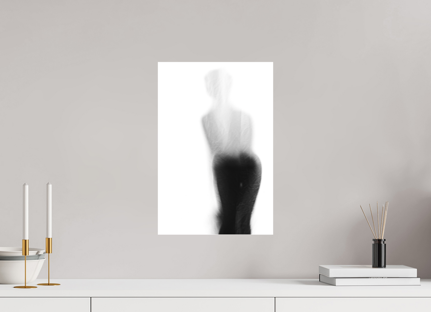 30 x 45 cm, Ilford on Aluminium behind Acrylic Glass Veil - Abstrakte Schwarzweiß-Fotografie - Teilakt - Hochwertiger Abzug in Galeriequalität