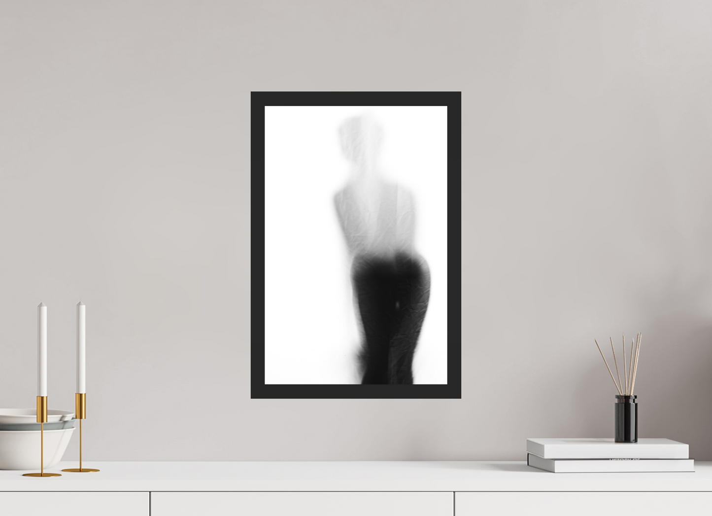 30 x 45 cm, Ilford on Aluminium behind Acrylic Glass, Framed Veil - Abstrakte Schwarzweiß-Fotografie - Teilakt - Hochwertiger Abzug in Galeriequalität