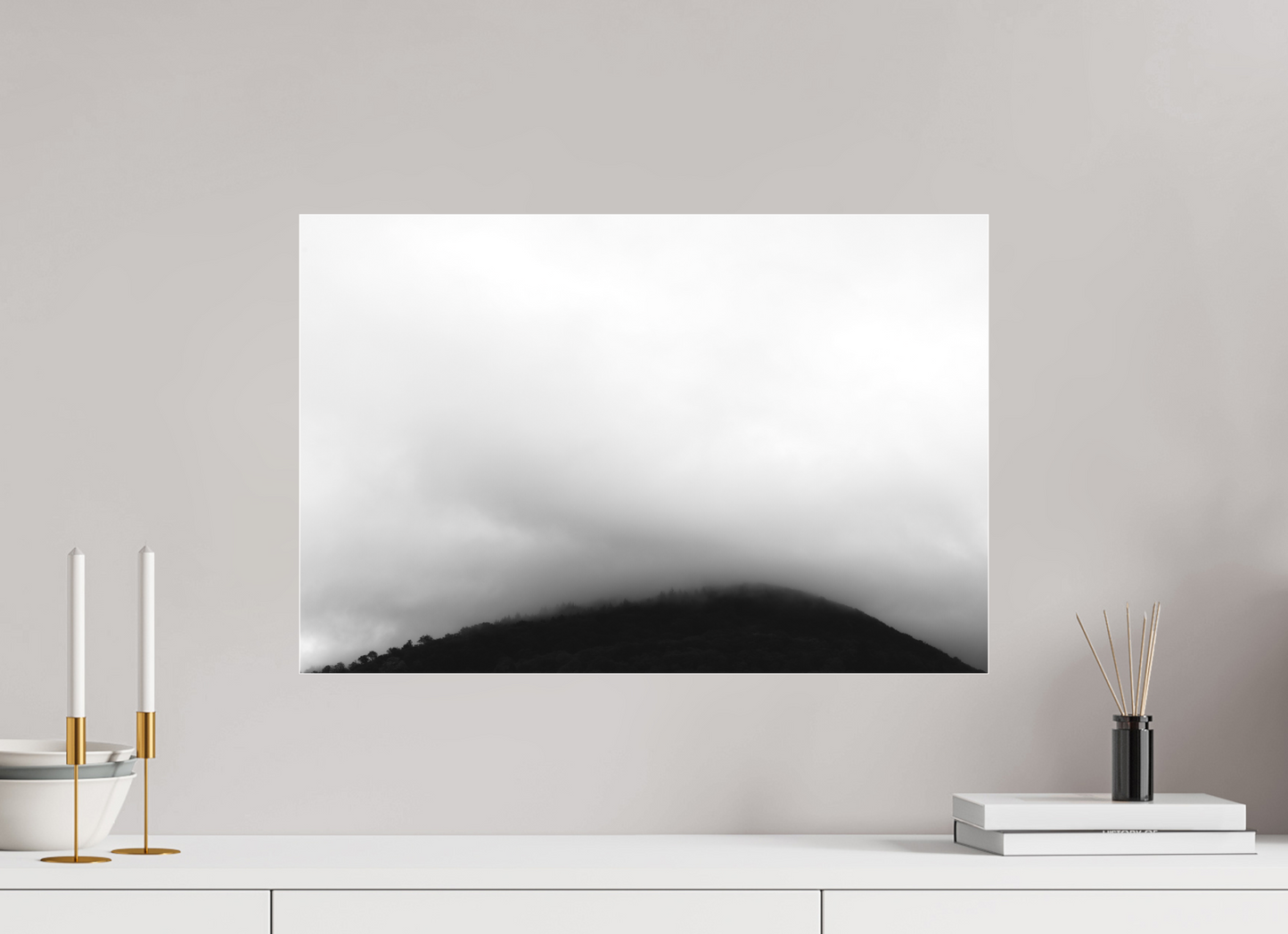 60 x 40 cm, Ilford on Aluminium behind Acrylic Glass Haze II - Minimalistische Schwarzweiß-Landschaftsfotografie - Hochwertiger Abzug in Galeriequalität