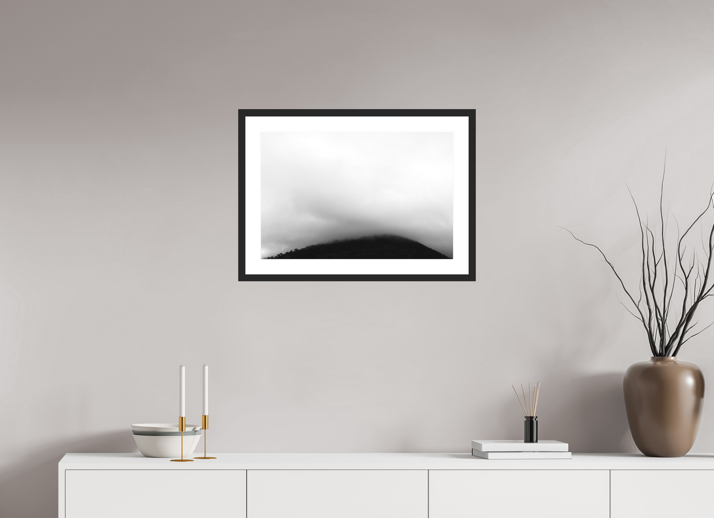 60 x 40 cm, Ilford Framed with Passepartout and Premium Glass Haze II - Minimalistische Schwarzweiß-Landschaftsfotografie - Hochwertiger Abzug in Galeriequalität