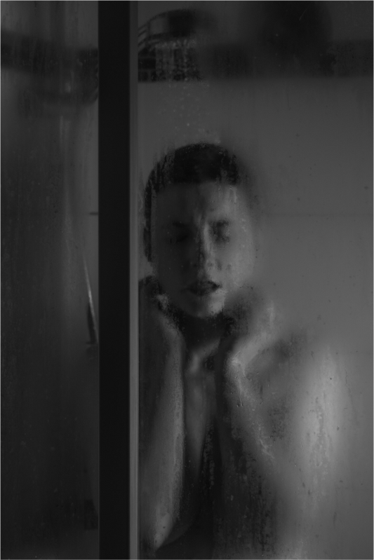 Rain - Schwarzweiß-Fotografie, Teilakt - Hochwertiger Abzug in Galeriequalität